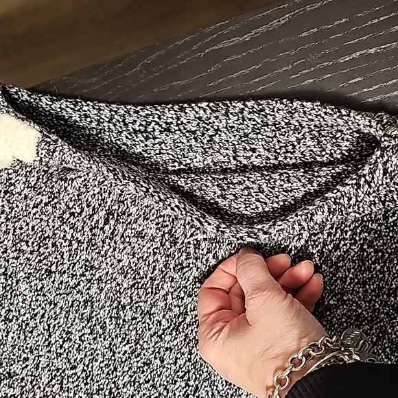 LOFT Sleeveless Turtle neck sweater - Picture 4 of 6